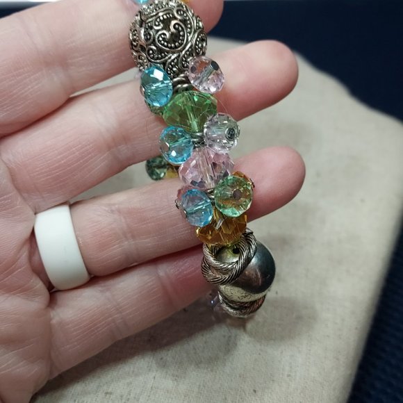 confetti stretchy bracelet with silver tone balls - Picture 2 of 3